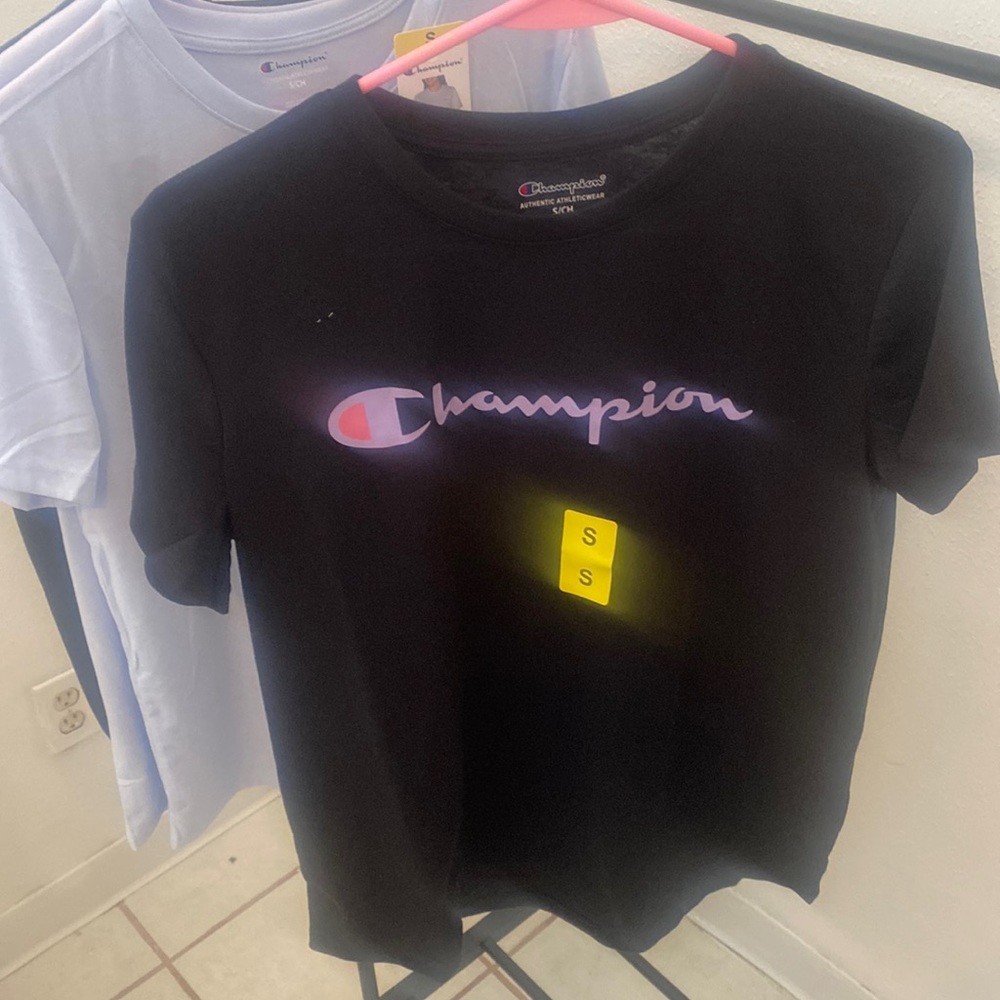 Short sleeve tee